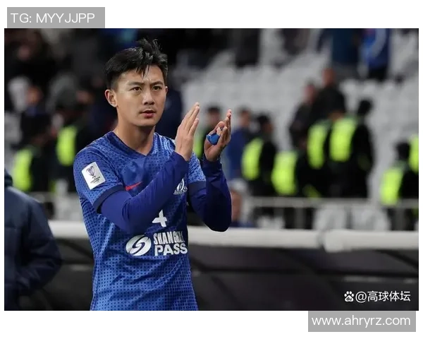 足球明星蒋圣龙的成长历程与职业生涯全解析